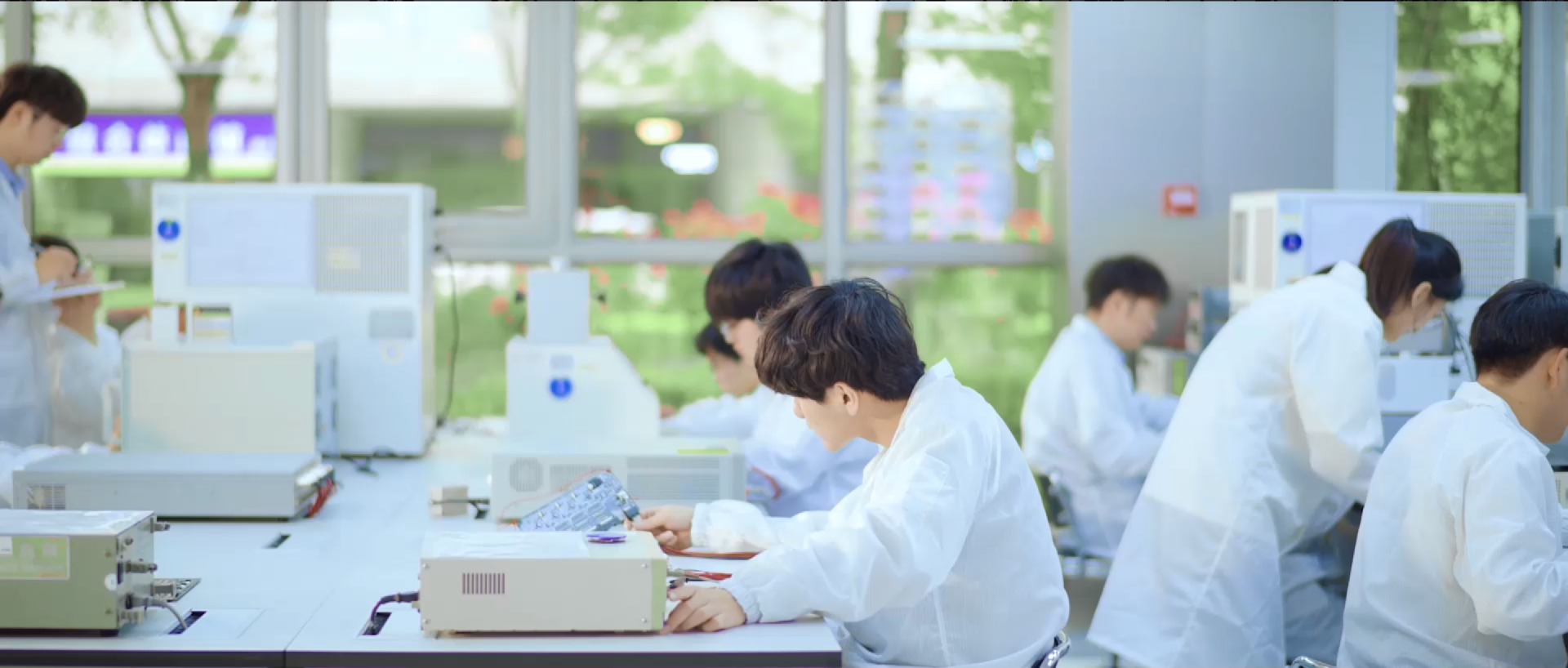 小型高低溫試驗(yàn)箱，-60℃至150℃，20L容積，每分鐘升溫10℃，科技的魔法盒！