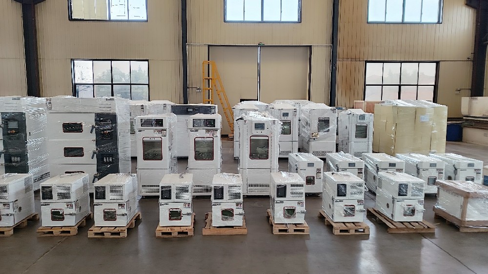 岳陽縣領(lǐng)導(dǎo)調(diào)研湖南冬達儀器，助力高低溫環(huán)境試驗箱工廠高質(zhì)量發(fā)展